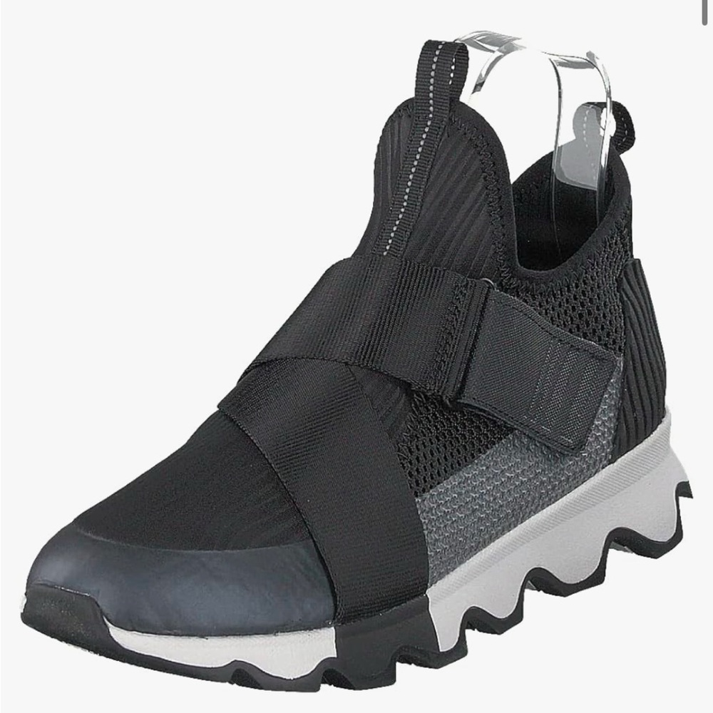 Sorel Women's Kinetic Sneak Boots, Black White